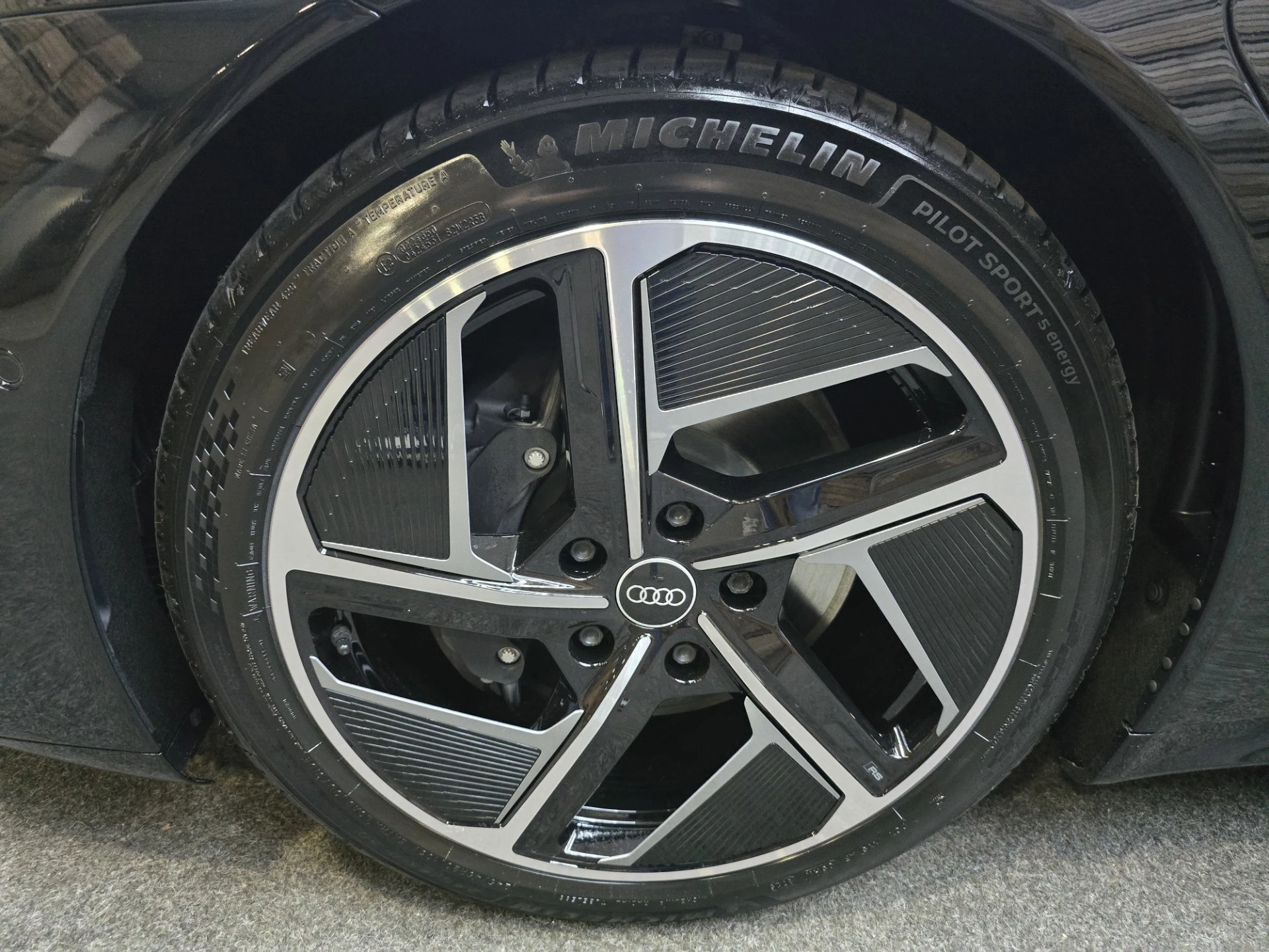 Hoofdafbeelding Audi e-tron GT