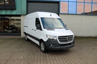 Hoofdafbeelding Mercedes-Benz Sprinter Mercedes-Benz Sprinter 319 CDI L2H2 BPM vrij 360° ALARM KL3 DISTRONIC MBUX10 LED 9G-TRONIC PDC 3.5T AHW COMPLEET