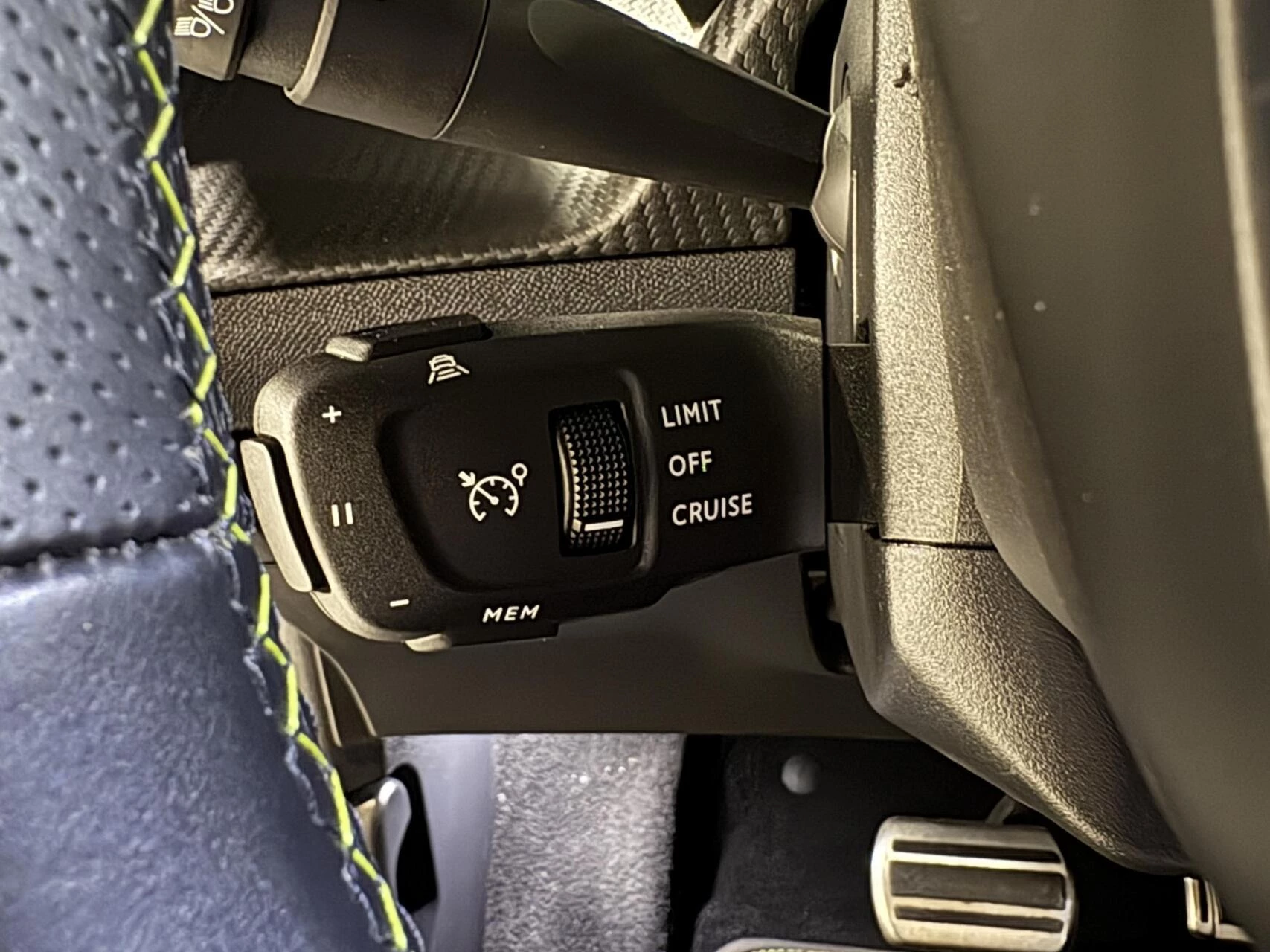 Hoofdafbeelding Peugeot e-208