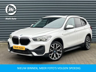 BMW X1 xDrive25e Plug in hybrid Sport Line PHEV | Panodak | Head-up Display | Carplay | Sportstoelen Verwarmd | Harman Kardon |