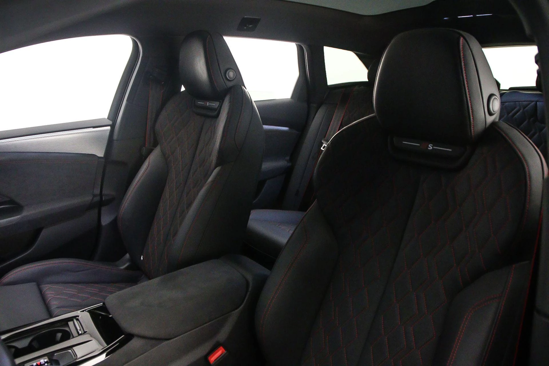 Hoofdafbeelding Audi A6 Avant e-tron