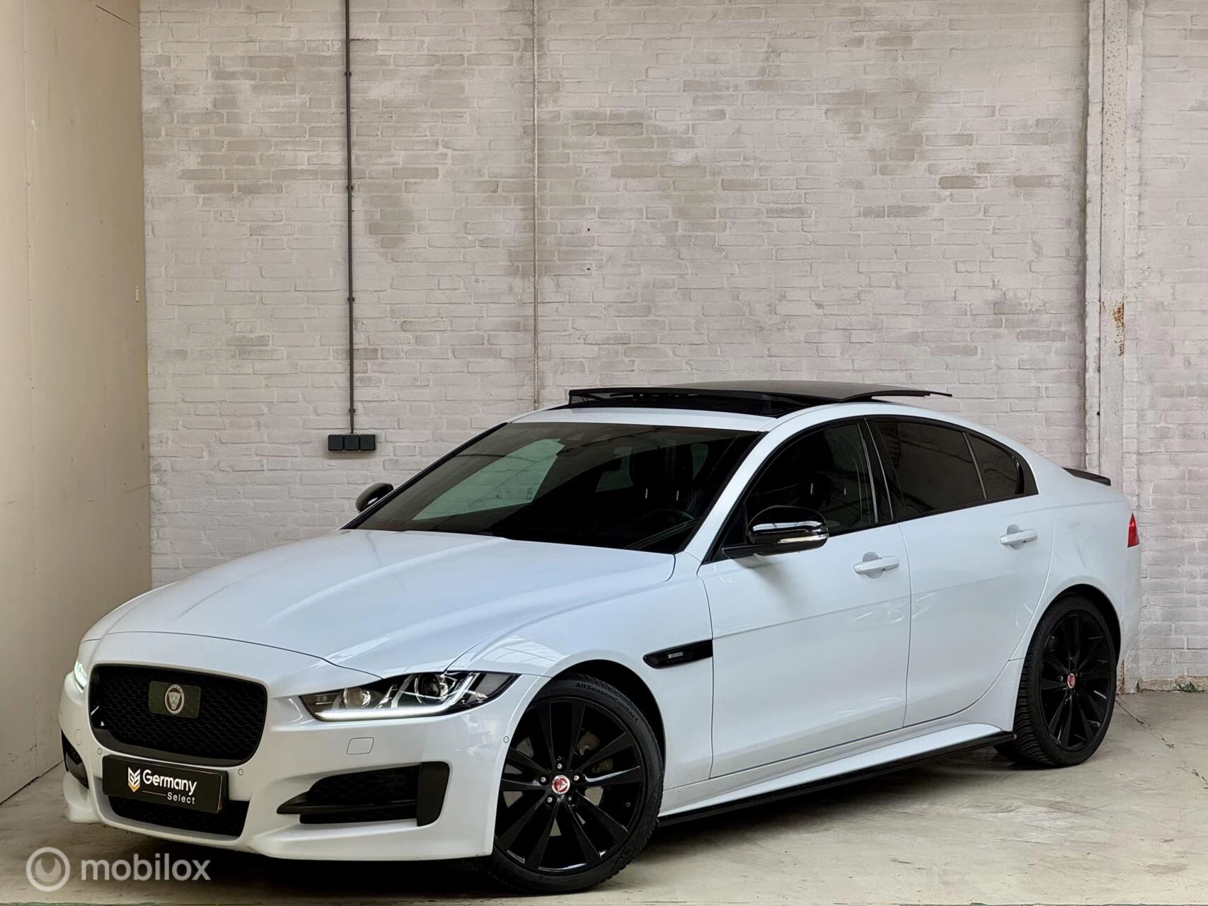 Hoofdafbeelding Jaguar XE