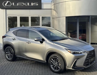 Hoofdafbeelding Lexus NX Lexus NX 450h+ AWD Luxury Line STOELVERW STUURVERW EL-ACHTERKLEP APPLE/ANDROID
