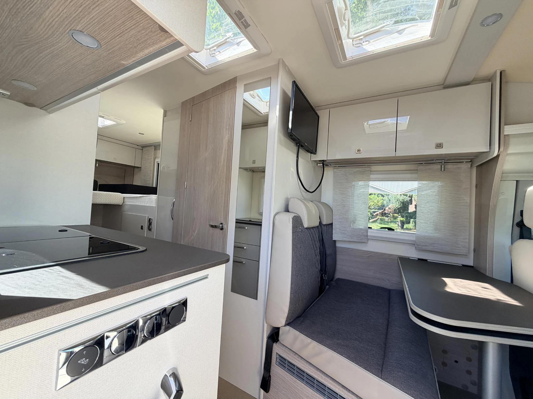 Hoofdafbeelding Bürstner Bt6914 Ford 155PK Camper•Automaat•TV