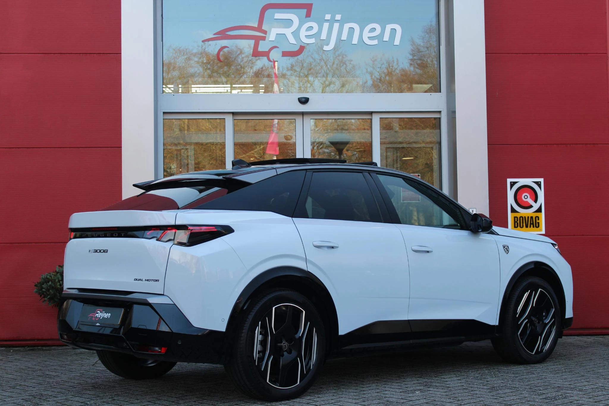 Hoofdafbeelding Peugeot e-3008