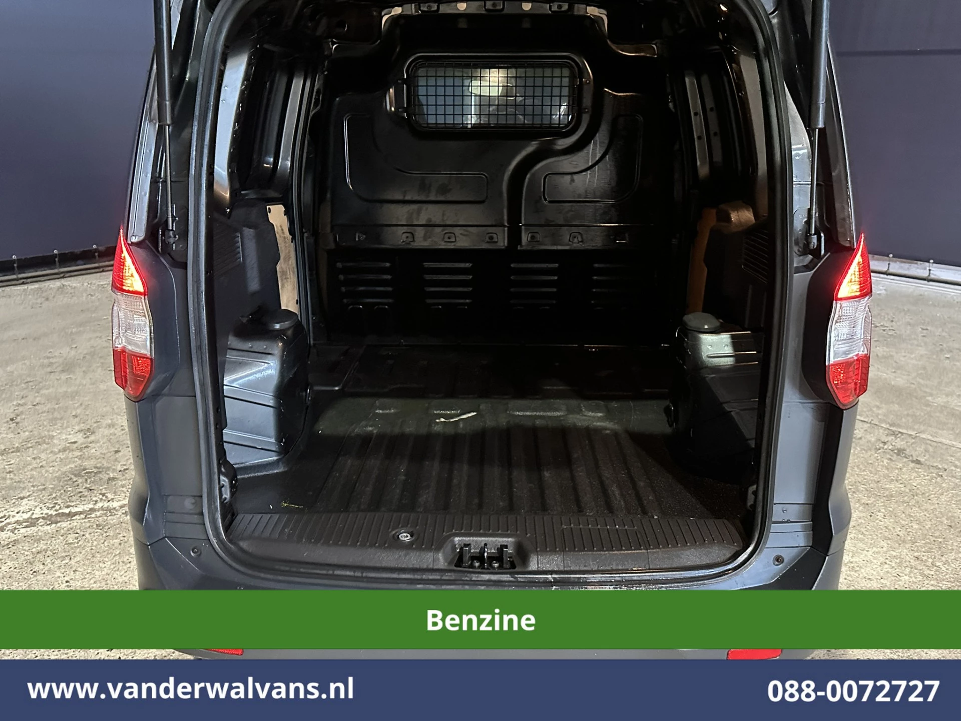 Hoofdafbeelding Ford Transit Courier
