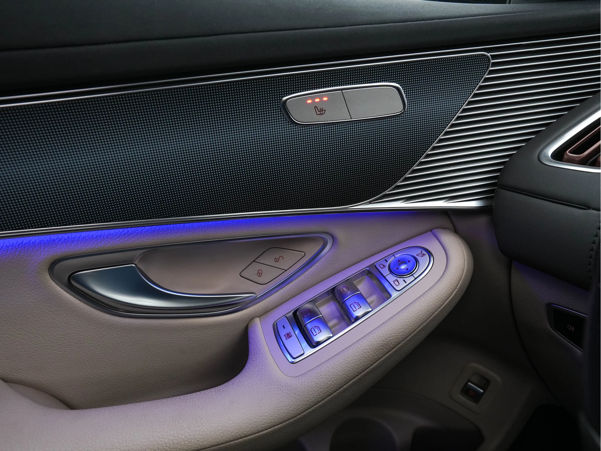 Hoofdafbeelding Mercedes-Benz EQC