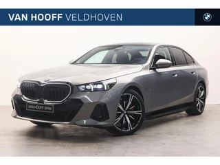 Hoofdafbeelding BMW 5 Serie BMW 5 Serie 530e M Sport Automaat / Panoramadak / Trekhaak / Stoelventilatie / Bowers & Wilkins / Stuurverwarming / Comfort Access / Adaptieve LED / Parking Assistant Plus