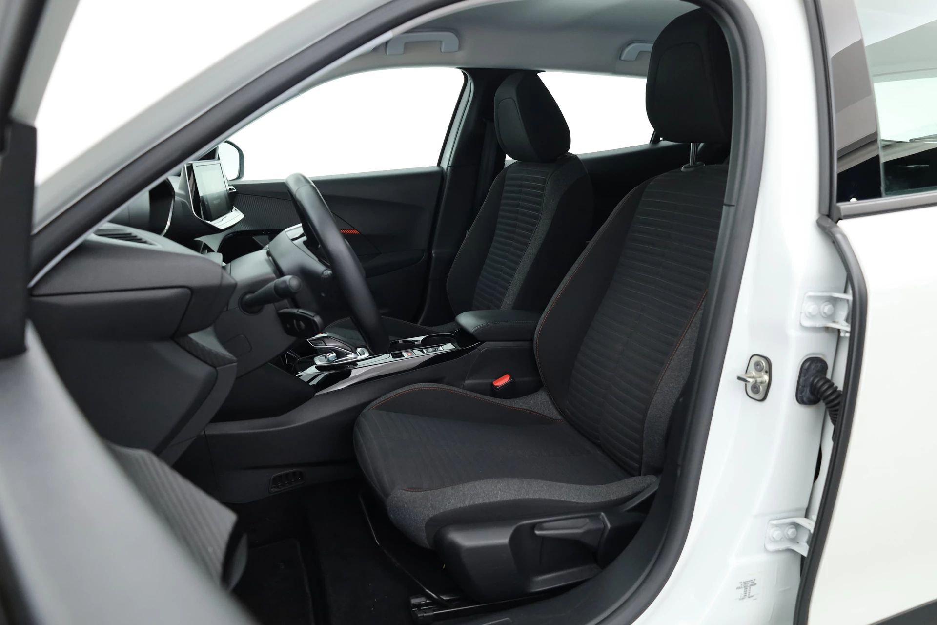 Hoofdafbeelding Peugeot e-2008