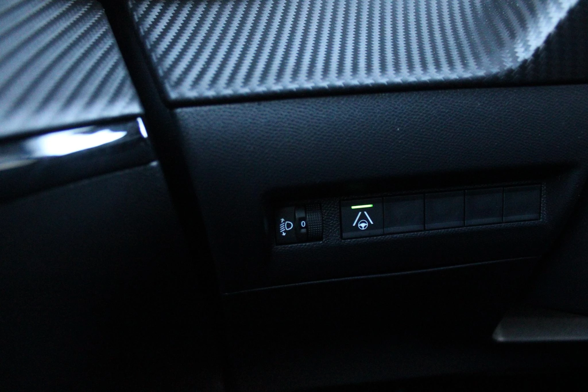 Hoofdafbeelding Peugeot e-208