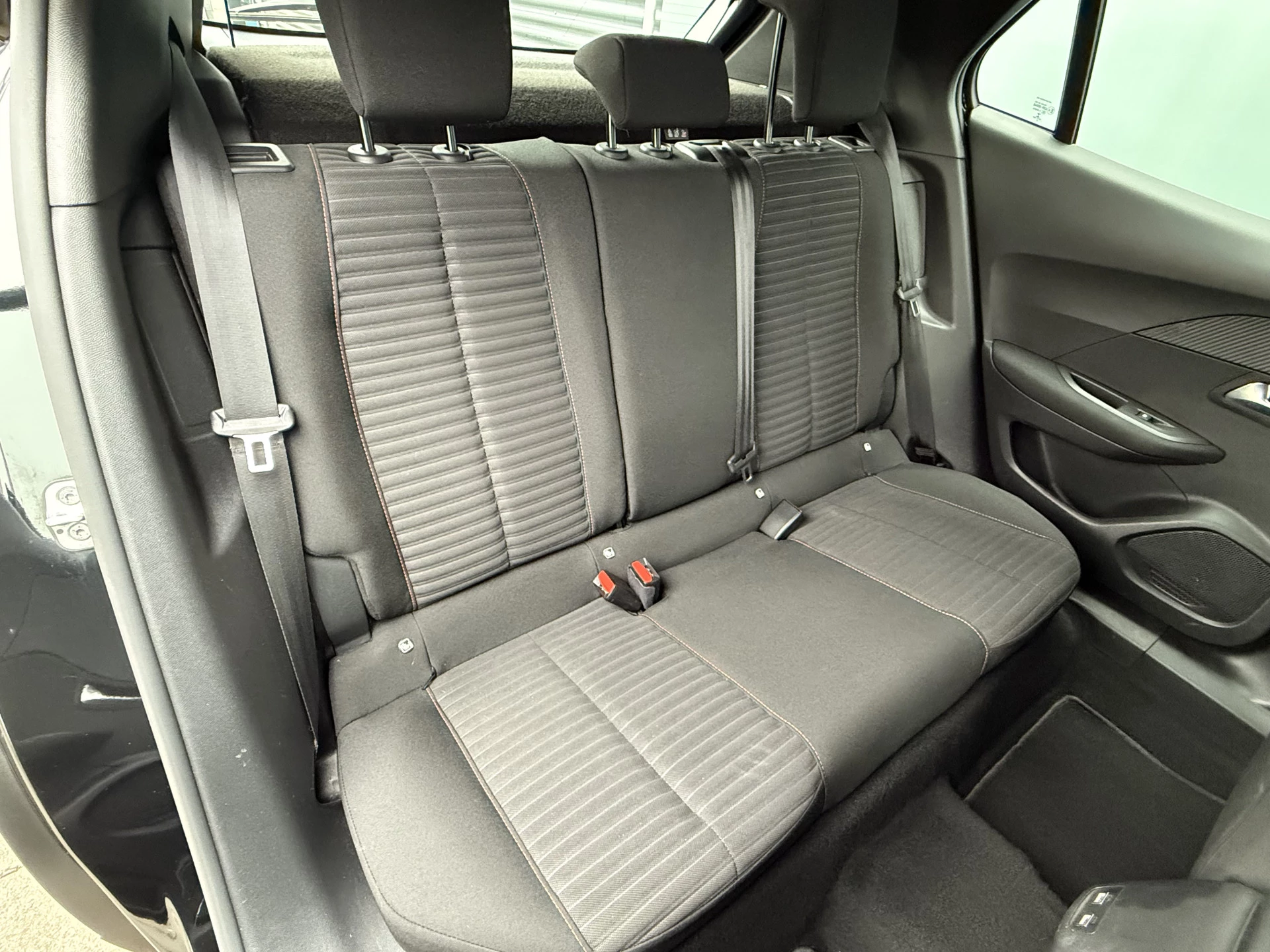 Hoofdafbeelding Peugeot e-2008