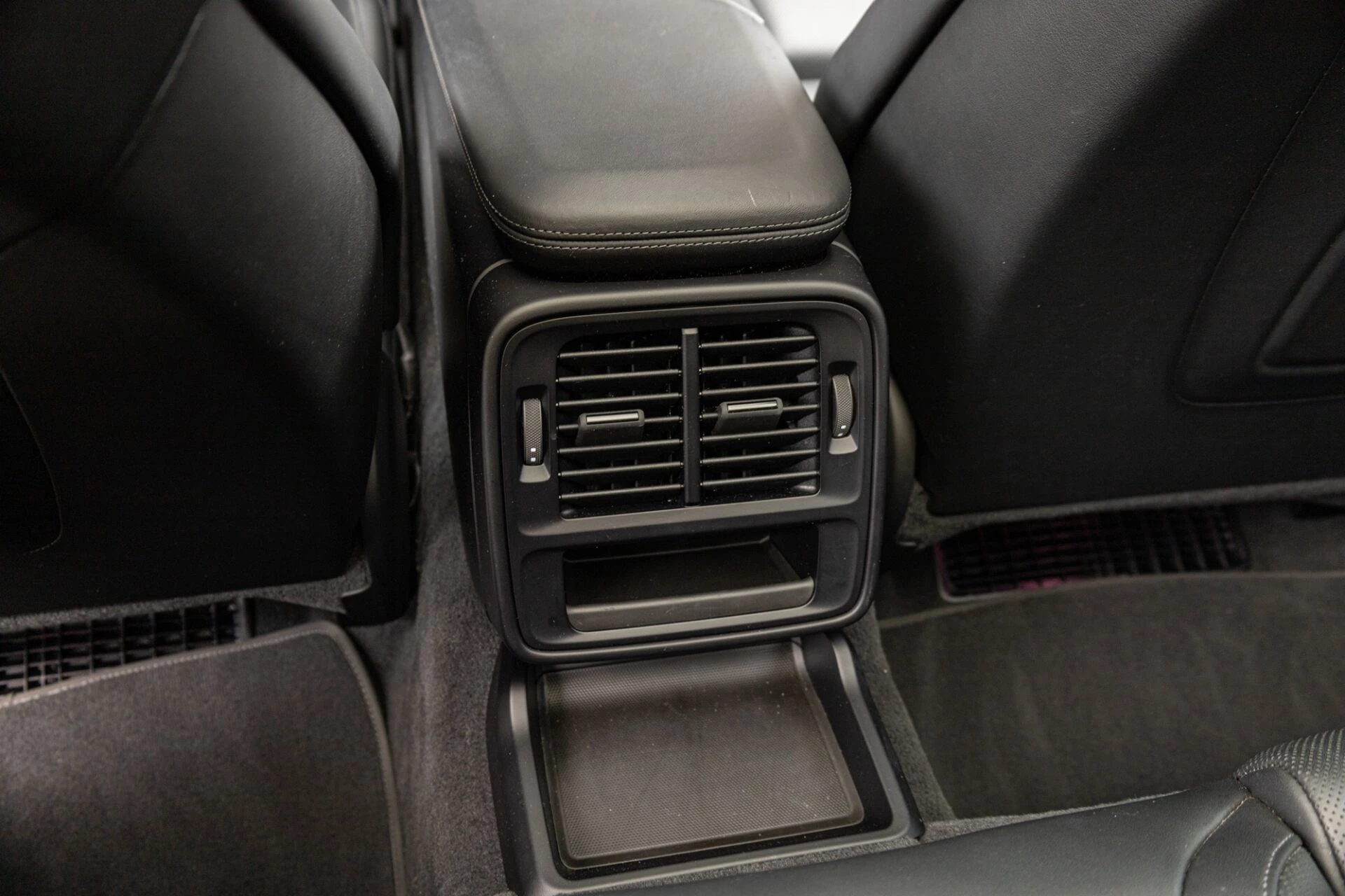 Hoofdafbeelding Porsche Taycan