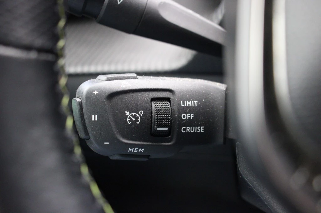 Hoofdafbeelding Peugeot e-2008