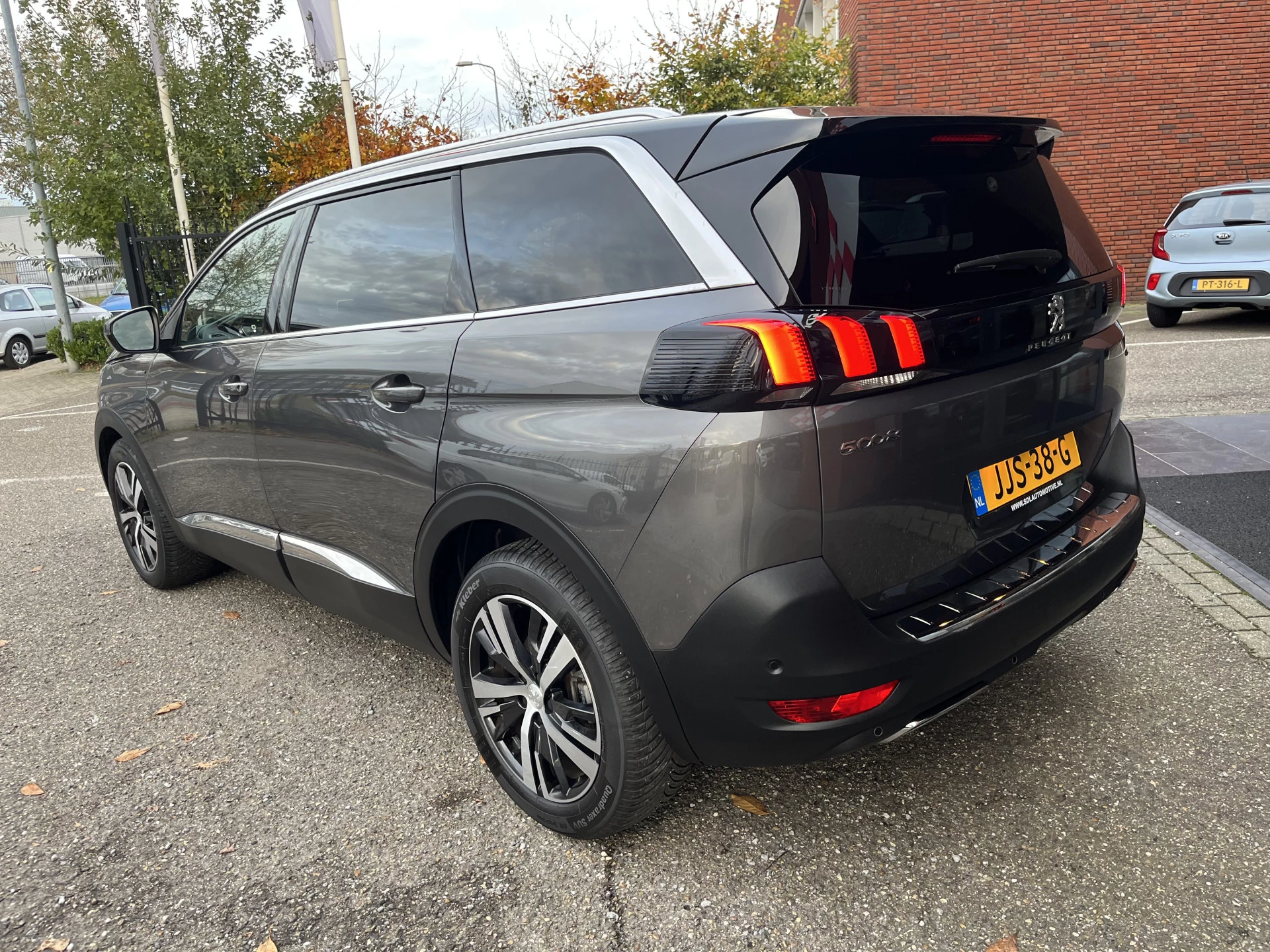 Hoofdafbeelding Peugeot 5008