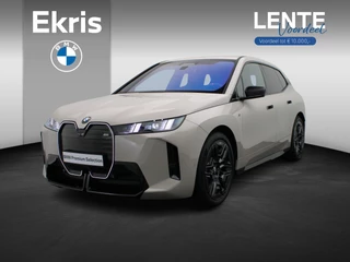 BMW iX xDrive M70 112 kWh M Sportpakket Pro | Trekhaak |  Stoelventilatie | Driving Assist Prof | Bowers & Wilkins | 22" | Lentevoordeel