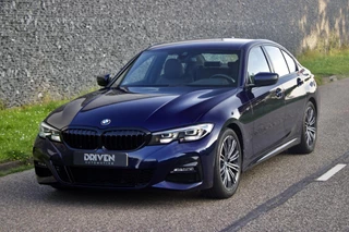 BMW 3-Serie 320i | Tanzanit Blue - Live Cockpit - H/K - NL