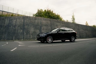 Maserati Levante 3.0 V6 S AWD  Panorama dak & Apple Carplay