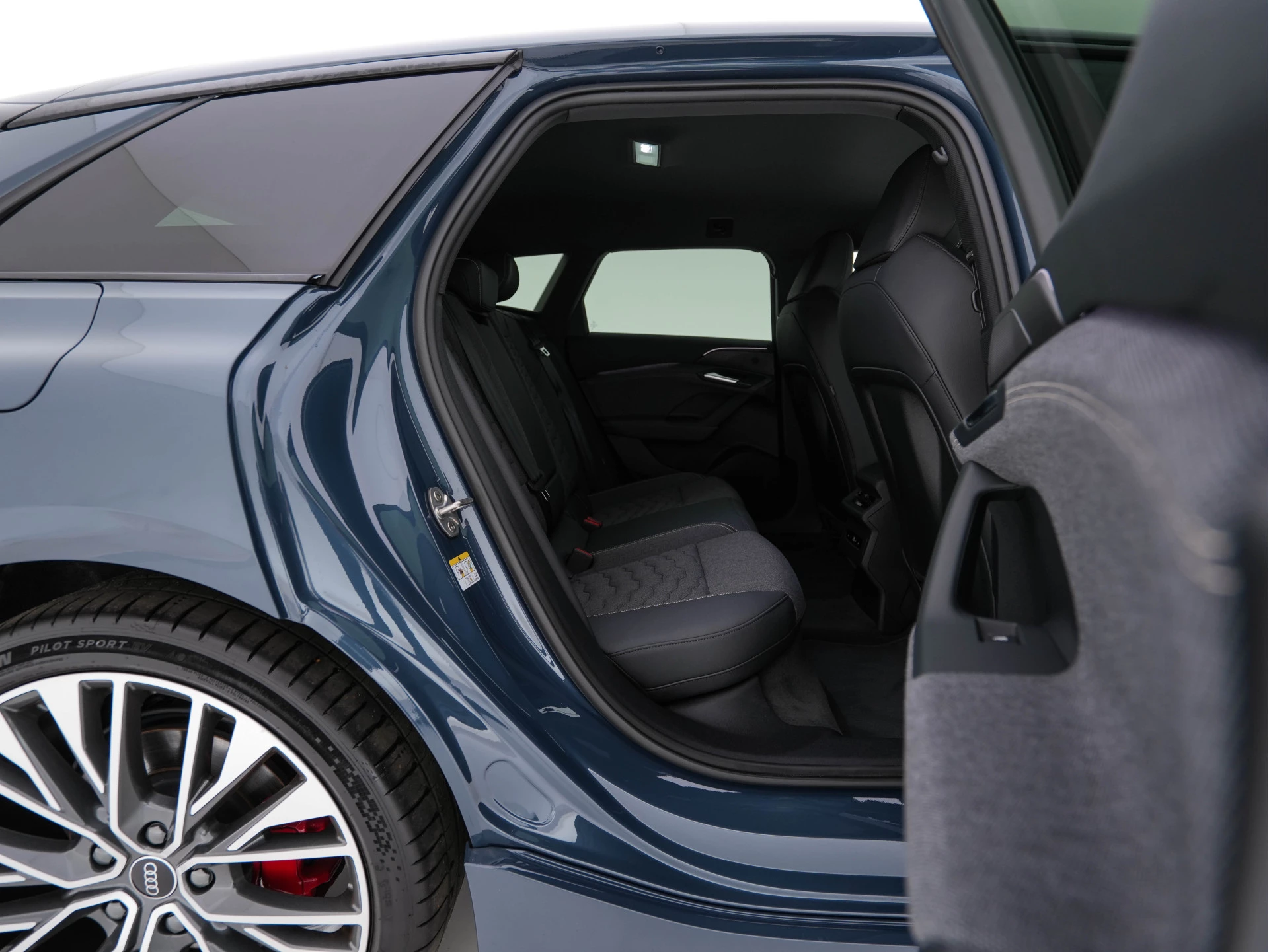 Hoofdafbeelding Audi A6 Avant e-tron