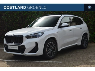 BMW X1 sDrive20i M Sport Automaat / Panoramadak / Sportstoelen / Stoelverwarming / Adaptieve LED / Parking Assistant / Harman Kardon / Adaptief M Onderstel