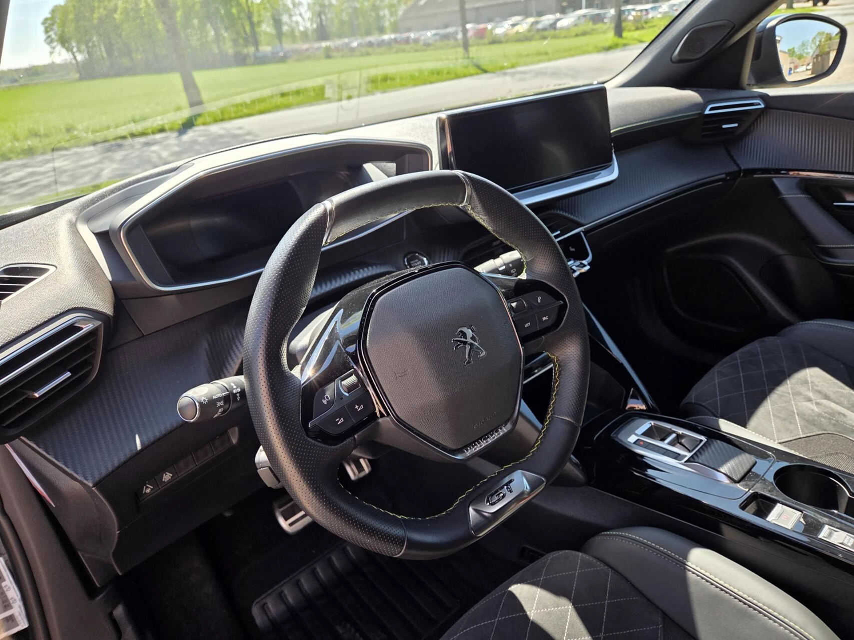 Hoofdafbeelding Peugeot e-2008