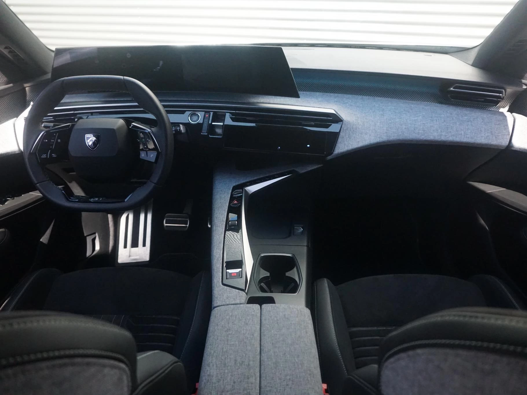 Hoofdafbeelding Peugeot e-5008