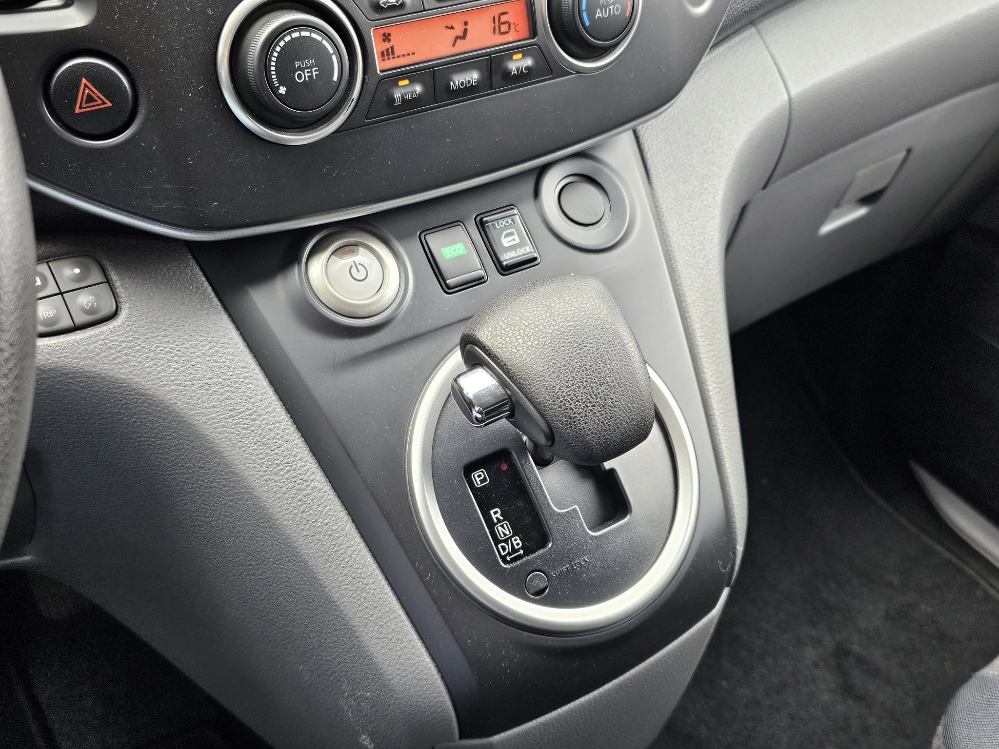 Hoofdafbeelding Nissan NV200