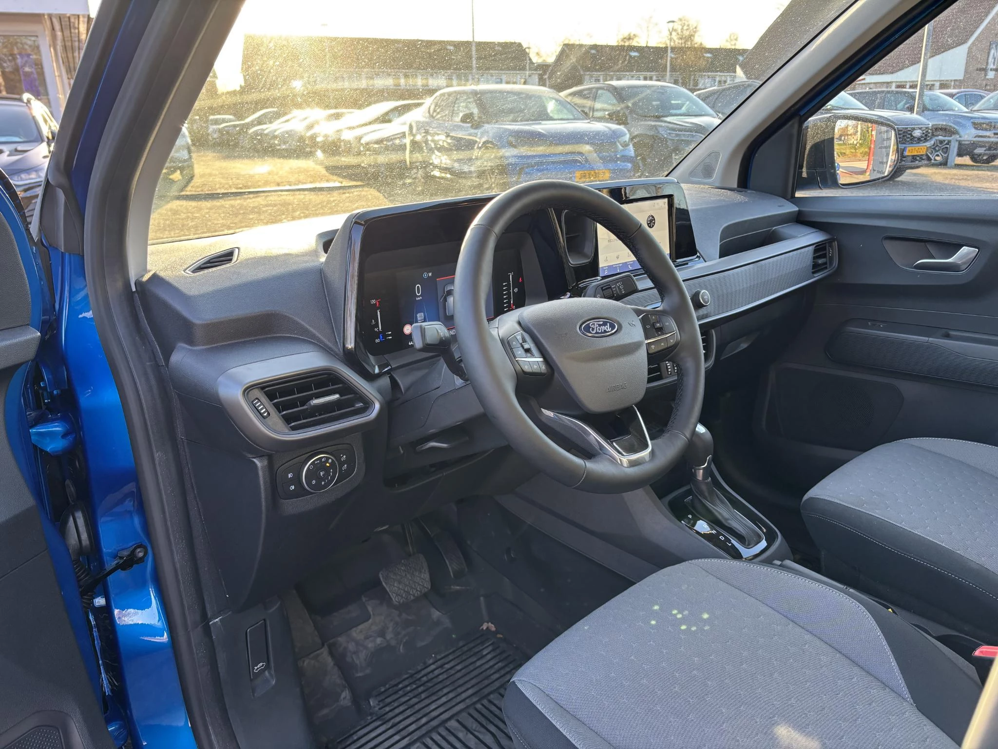 Hoofdafbeelding Ford Transit Courier