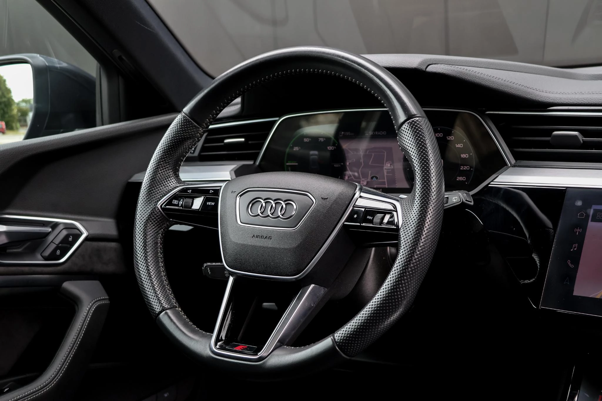 Hoofdafbeelding Audi e-tron