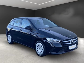 Mercedes-Benz B-Klasse 250 e Business ** APPLE/ANDROID - NAVI - HALF-LEDER - SPOORASS - CRUISE ** 1e EIG - UNFALLFREI ** ** INFORMEER OOK NAAR ONZE AANTREKKELIJKE FINANCIAL-LEASE TARIEVEN **
