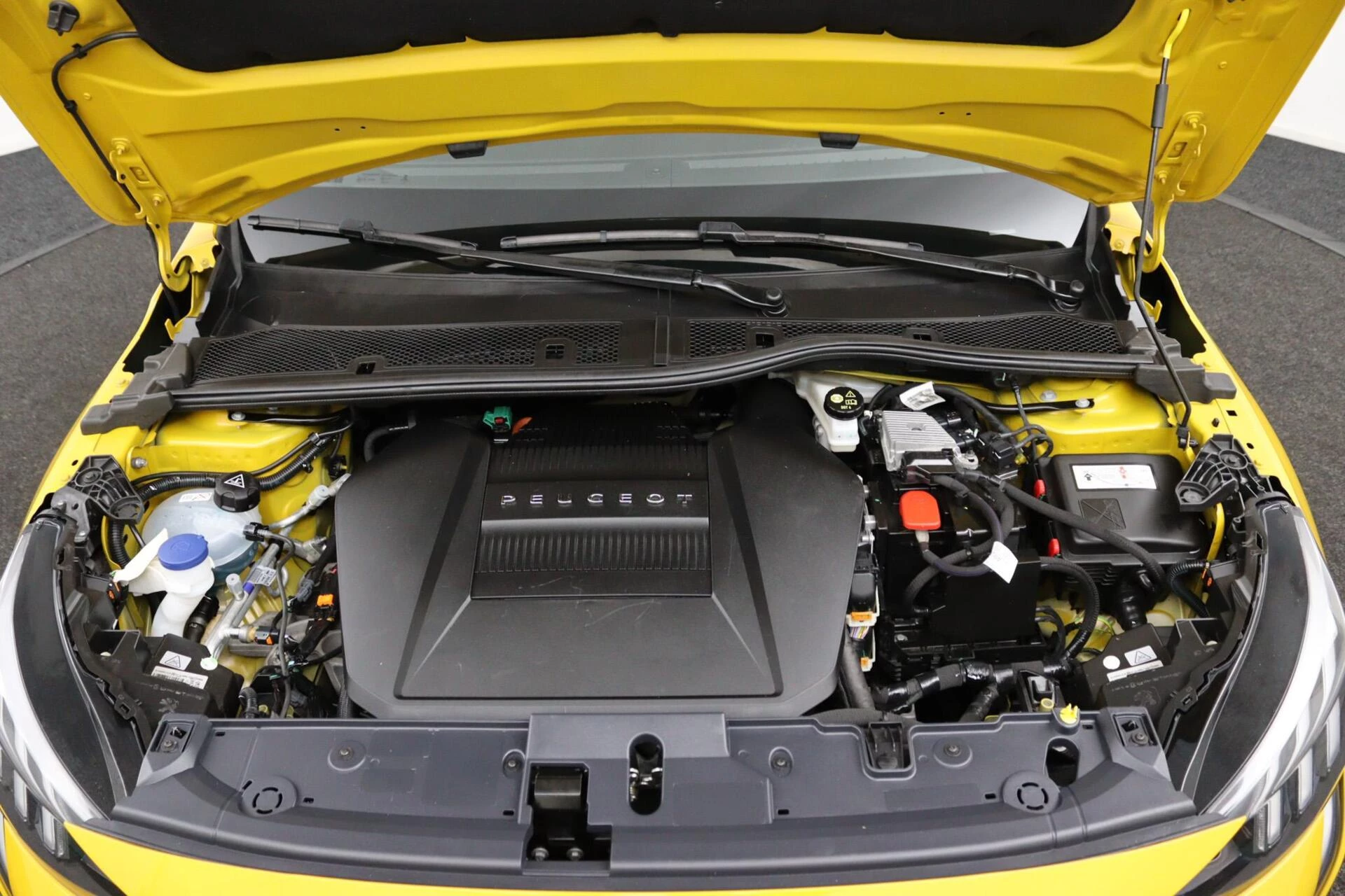 Hoofdafbeelding Peugeot e-208
