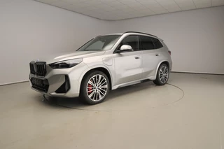 BMW X1 xDrive25e M-Sportpakket / Panoramadak / Trekhaak / Head-up / Harman Kardon / Driving assistant plus / Alu wielen 20 inch