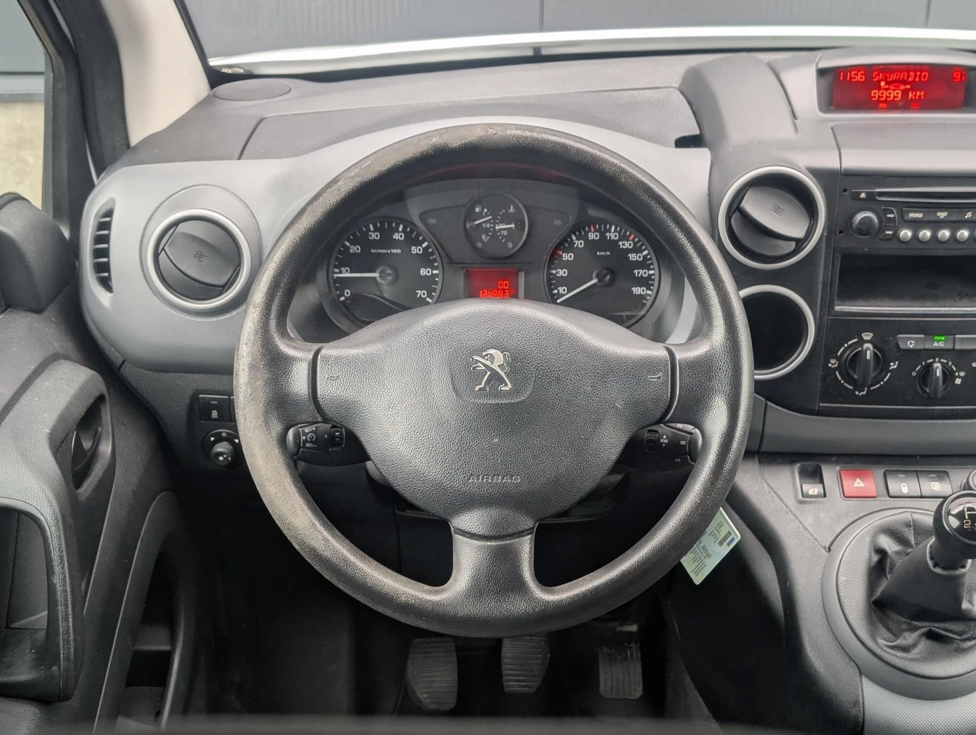 Hoofdafbeelding Peugeot Partner