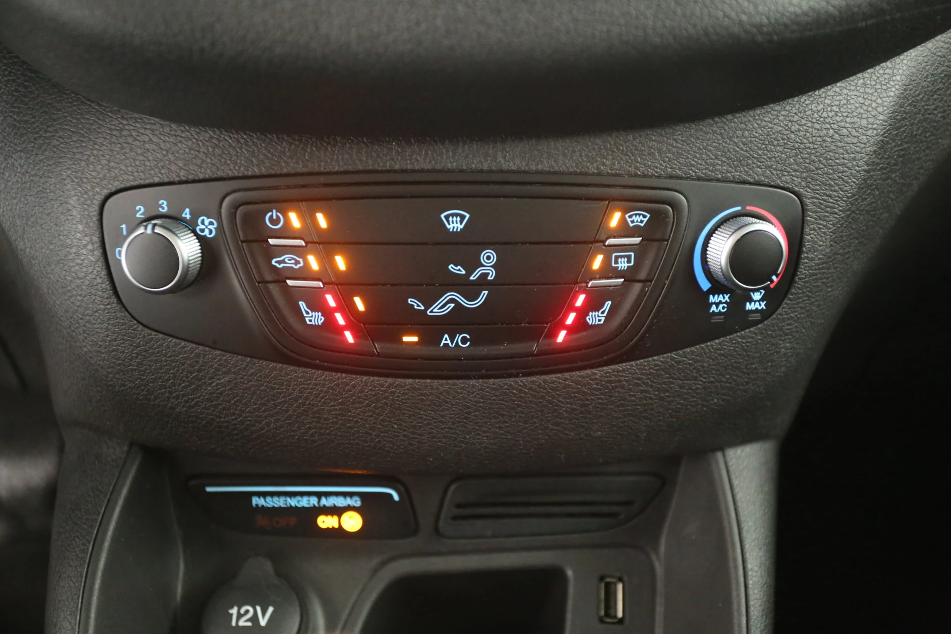 Hoofdafbeelding Ford Transit Courier
