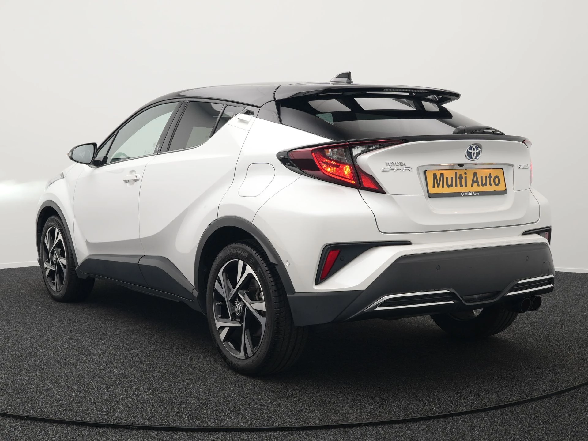 Hoofdafbeelding Toyota C-HR