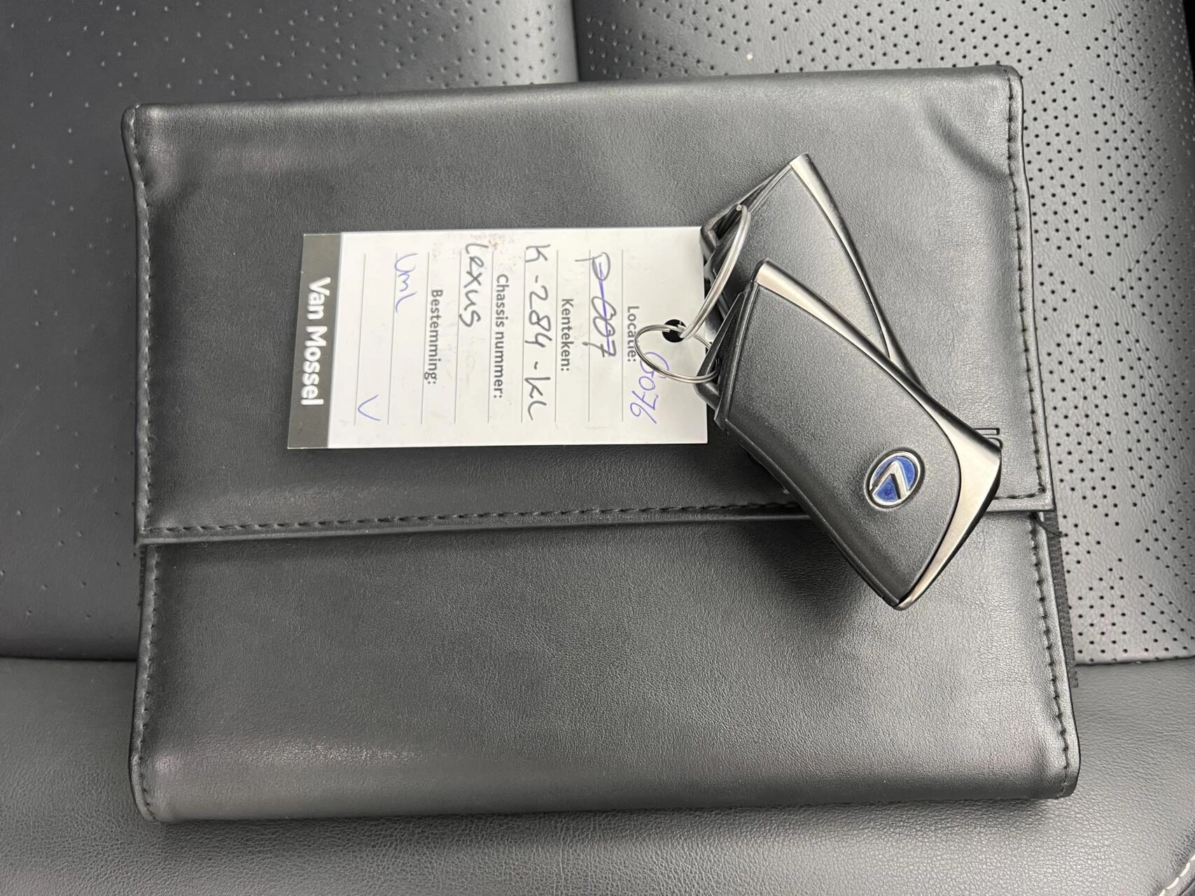 Hoofdafbeelding Lexus UX