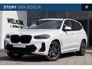 BMW X3 30e xDrive M Sport Automaat / Panoramadak / Trekhaak / Sportstoelen / Laserlight / Variable Sport Steering / Stoelverwarming / Comfort Access / Parking Assistant Plus / Head-Up / Harman-Kardon