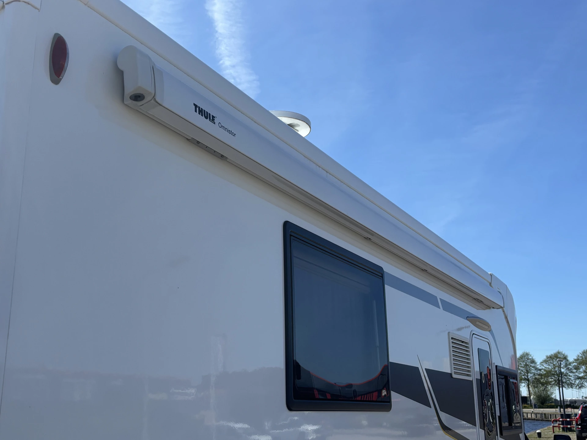 Hoofdafbeelding Benimar TESSORO 497 Automaat / Queensbed / Elektrische Hefbed / Leer / Constructsloten