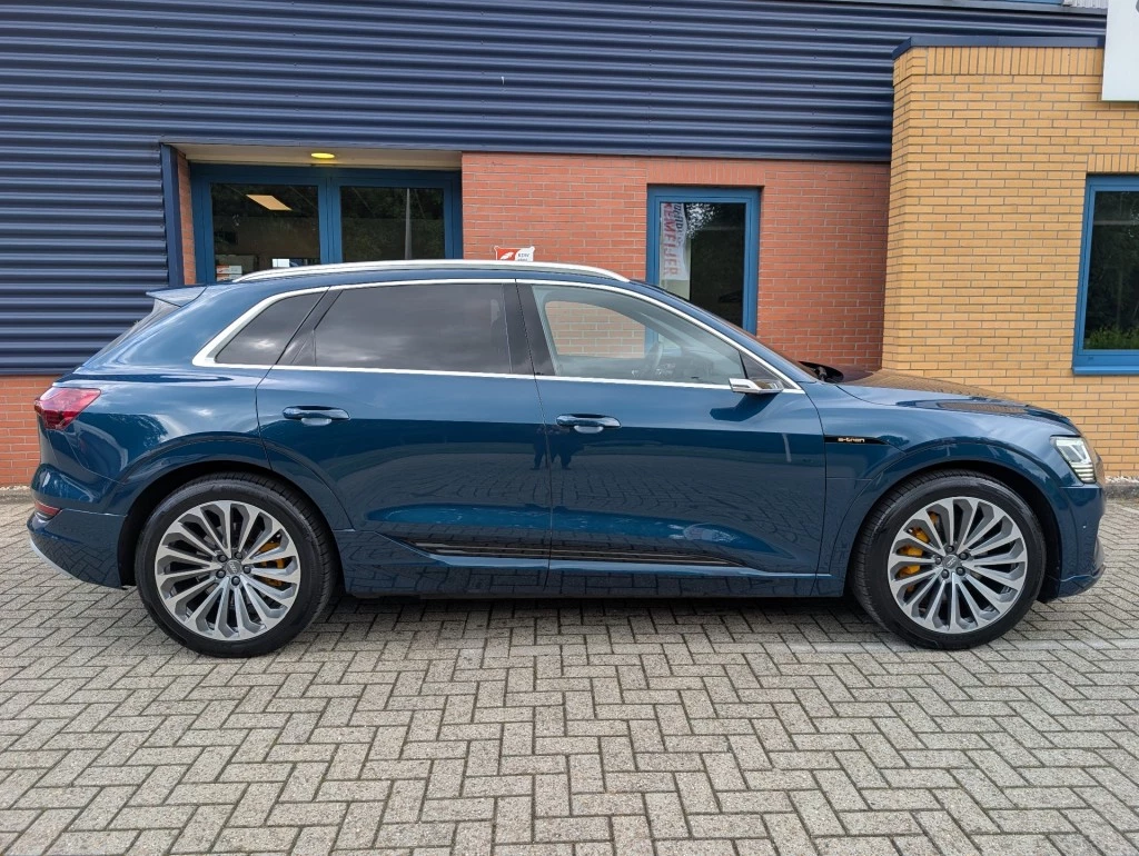 Hoofdafbeelding Audi e-tron