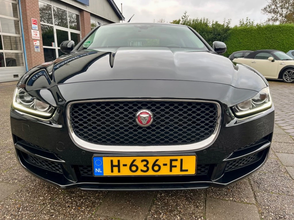 Hoofdafbeelding Jaguar XE