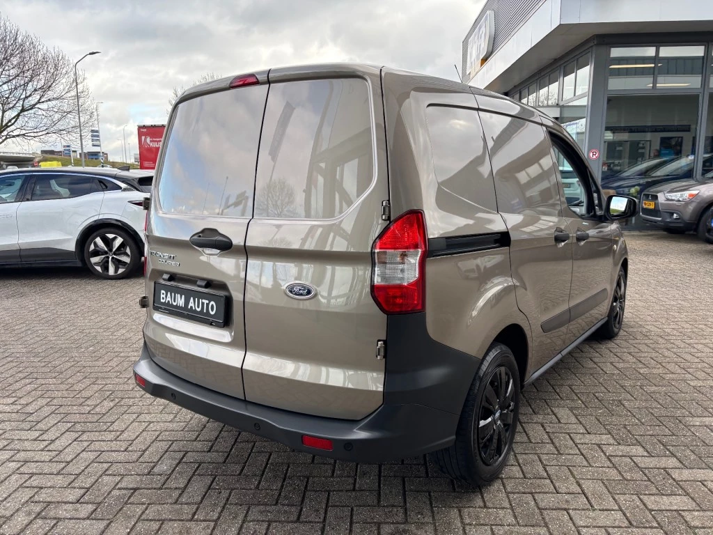 Hoofdafbeelding Ford Transit Courier