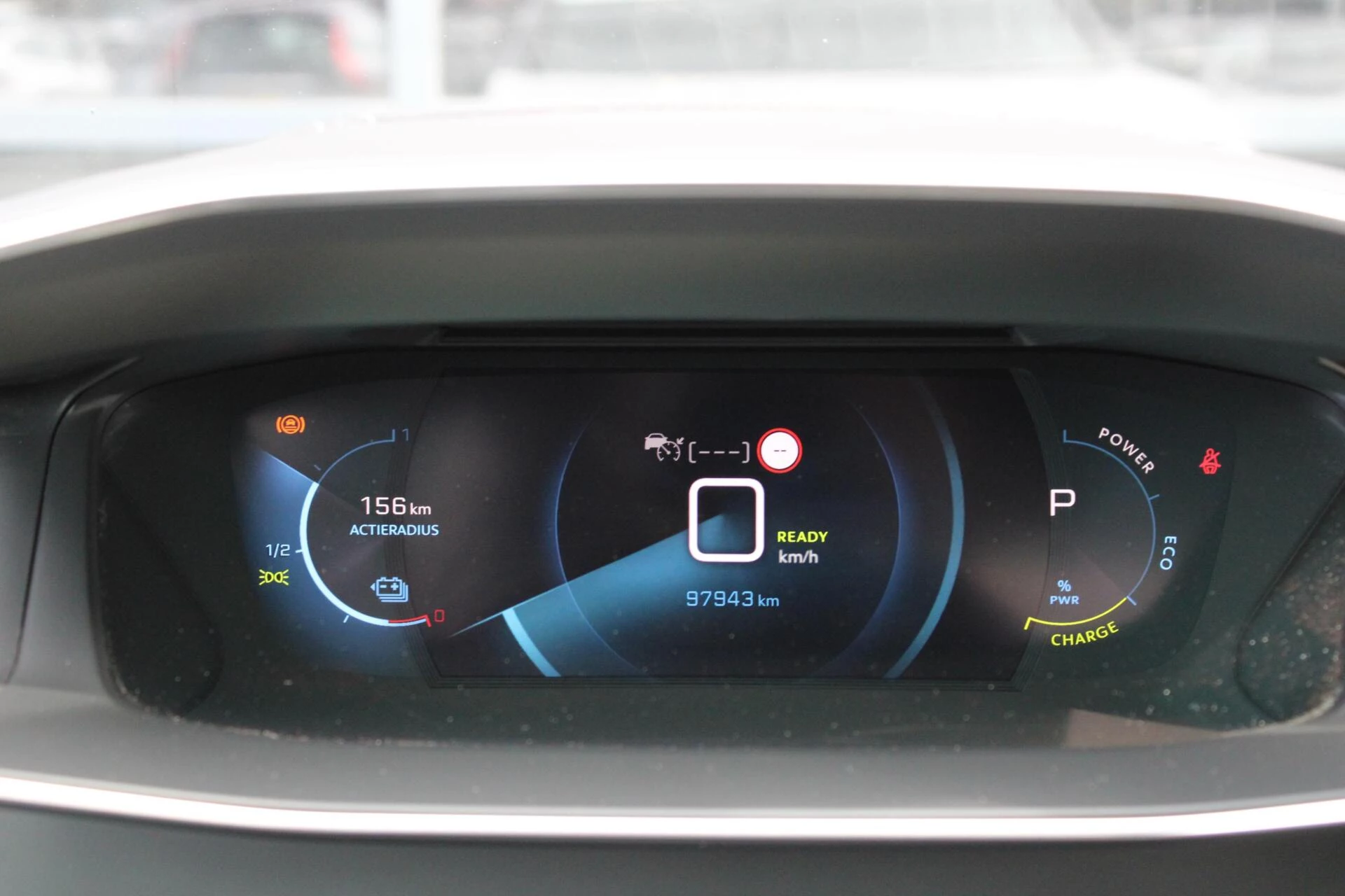 Hoofdafbeelding Peugeot e-2008