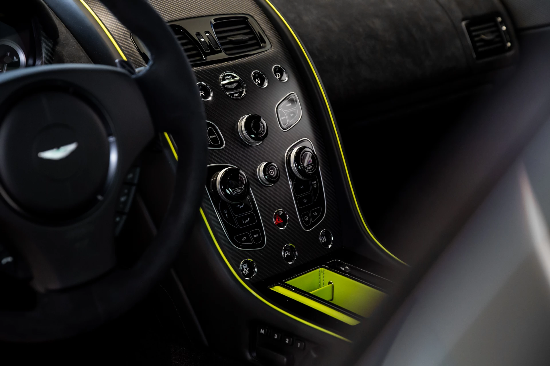 Hoofdafbeelding Aston Martin V8 Vantage