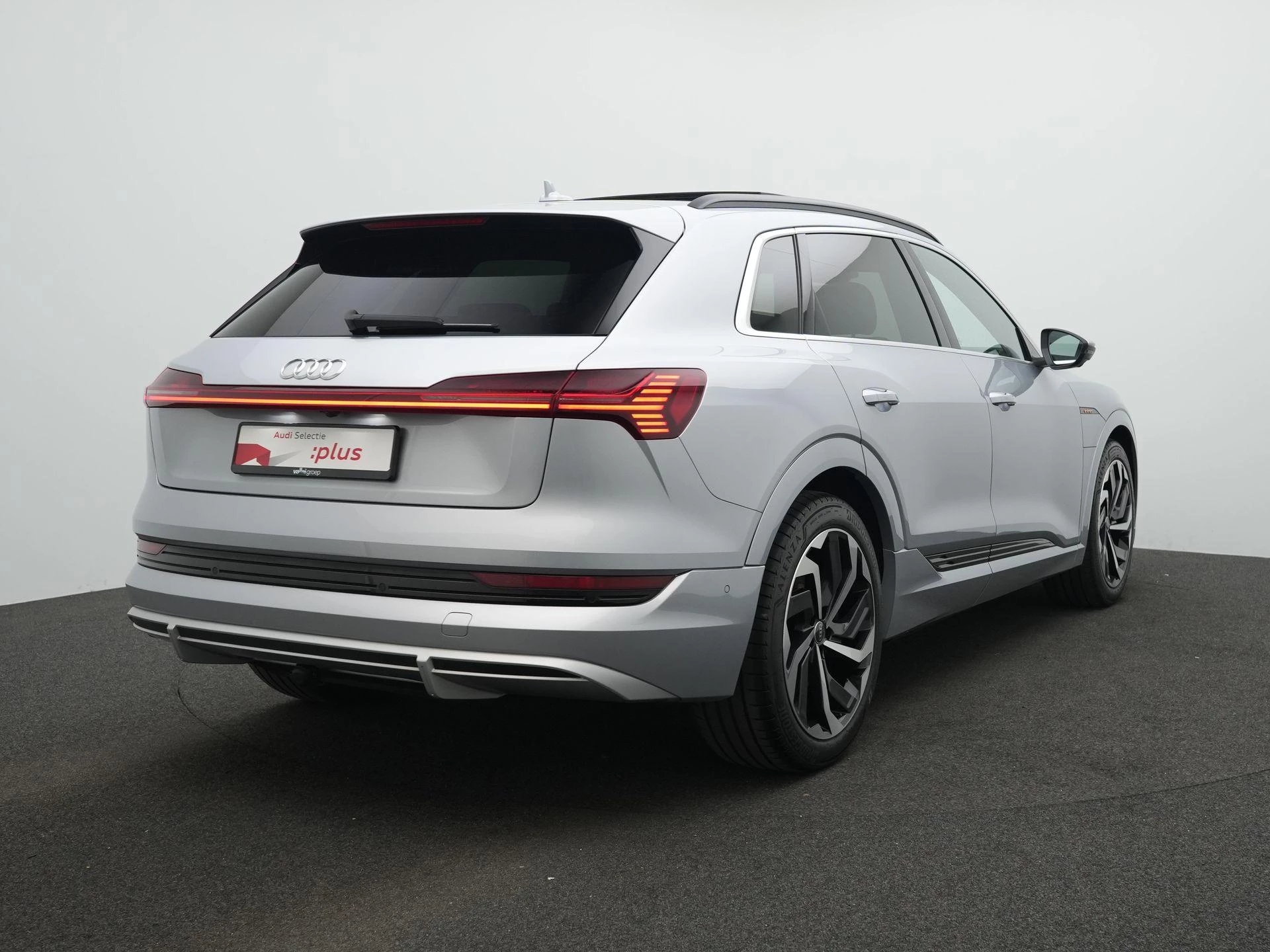 Hoofdafbeelding Audi e-tron