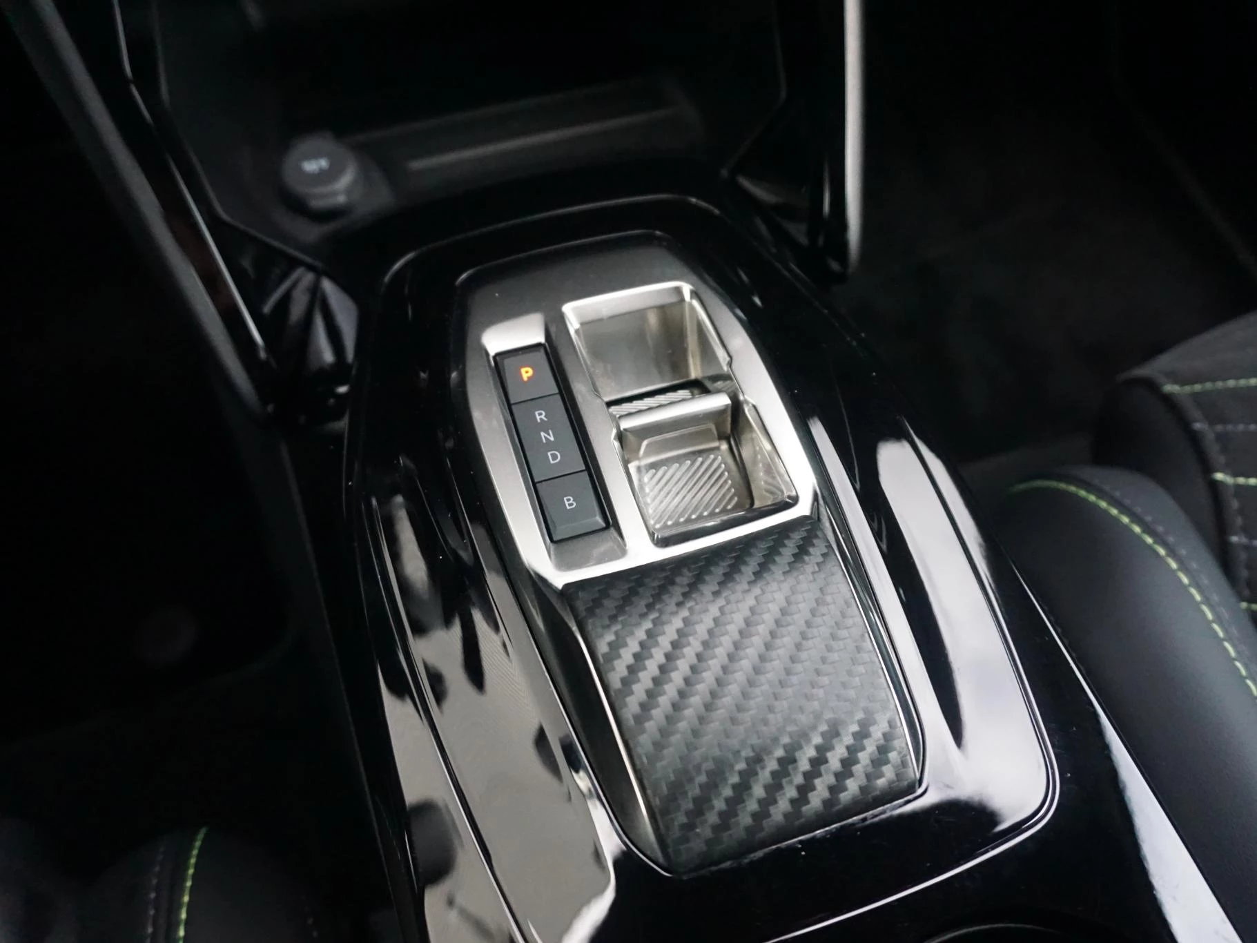 Hoofdafbeelding Peugeot e-2008