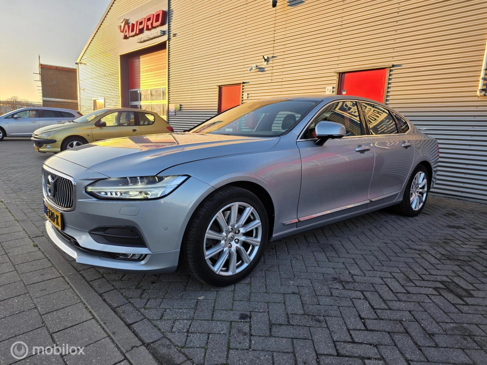 Hoofdafbeelding Volvo S90