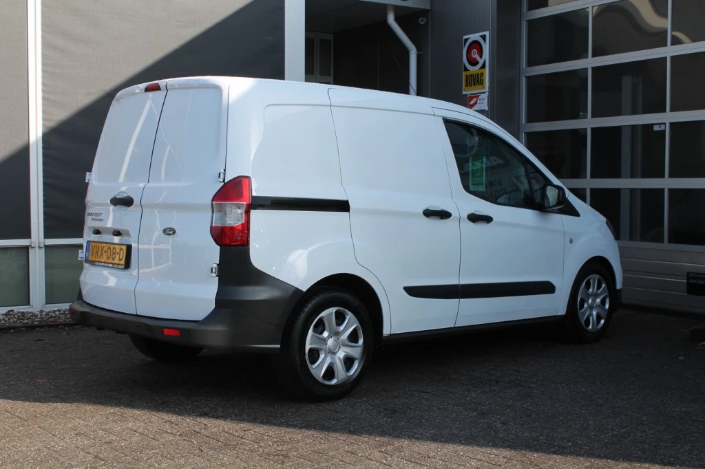 Hoofdafbeelding Ford Transit Courier
