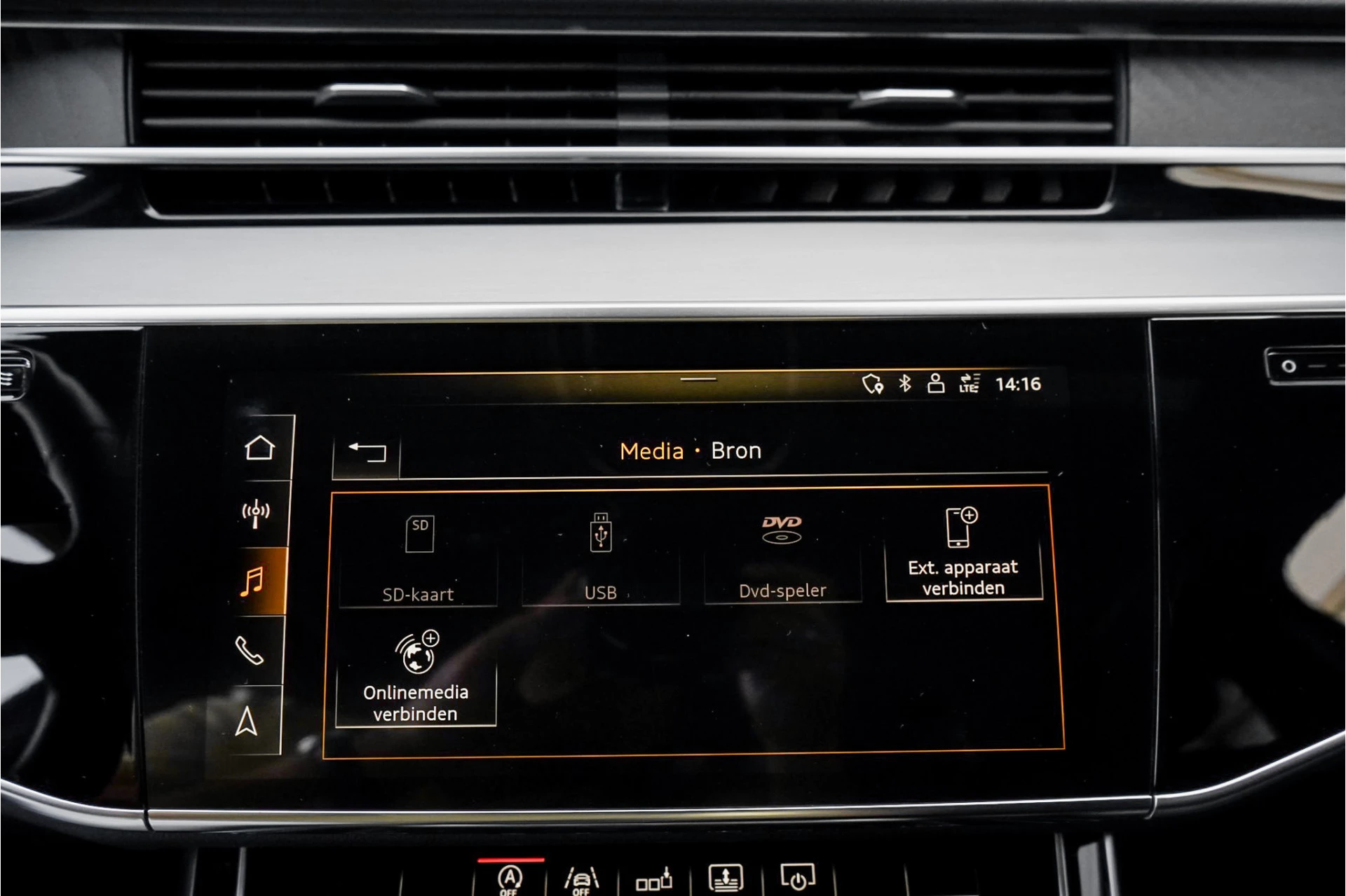 Hoofdafbeelding Audi A8