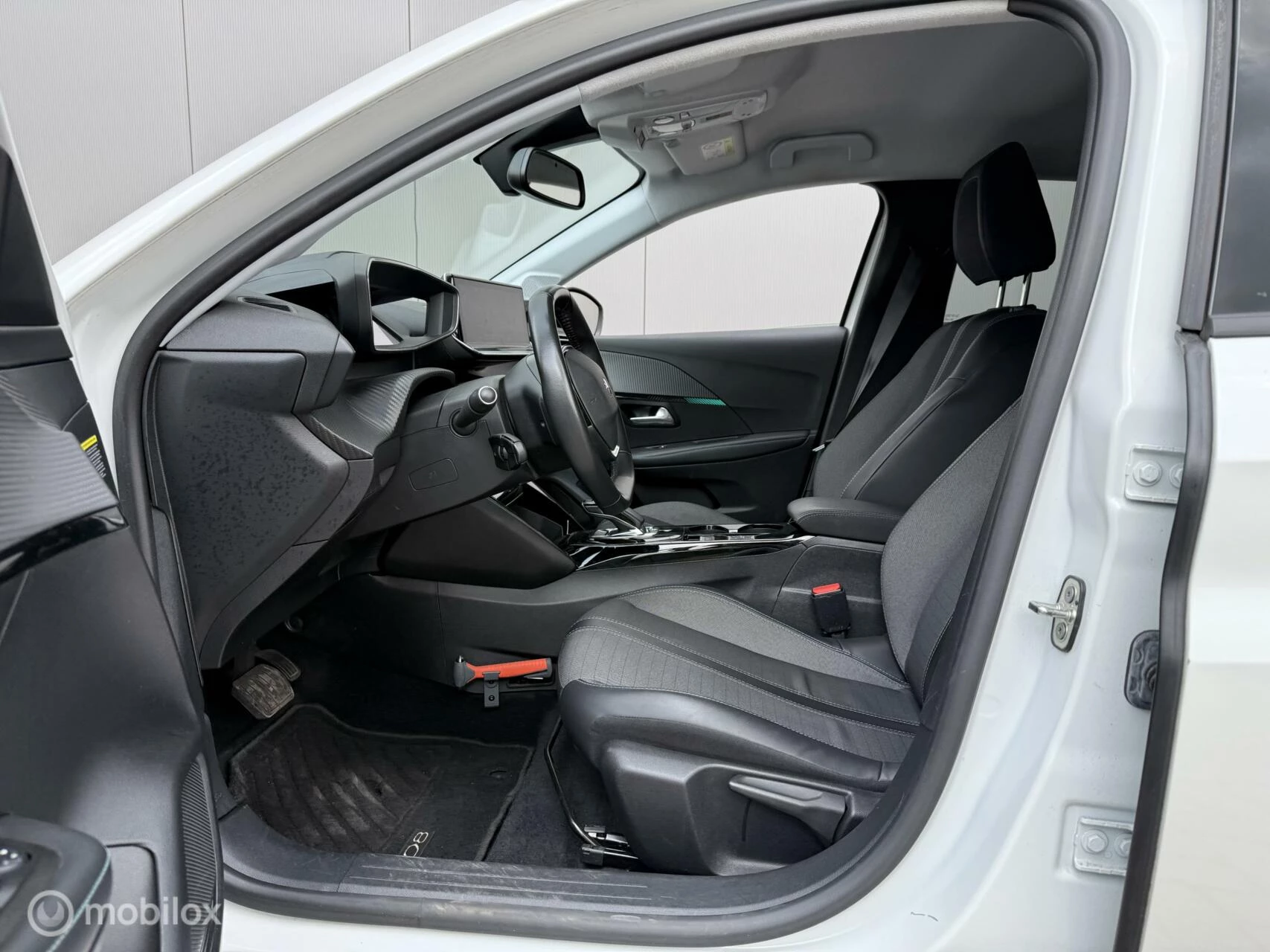 Hoofdafbeelding Peugeot e-208