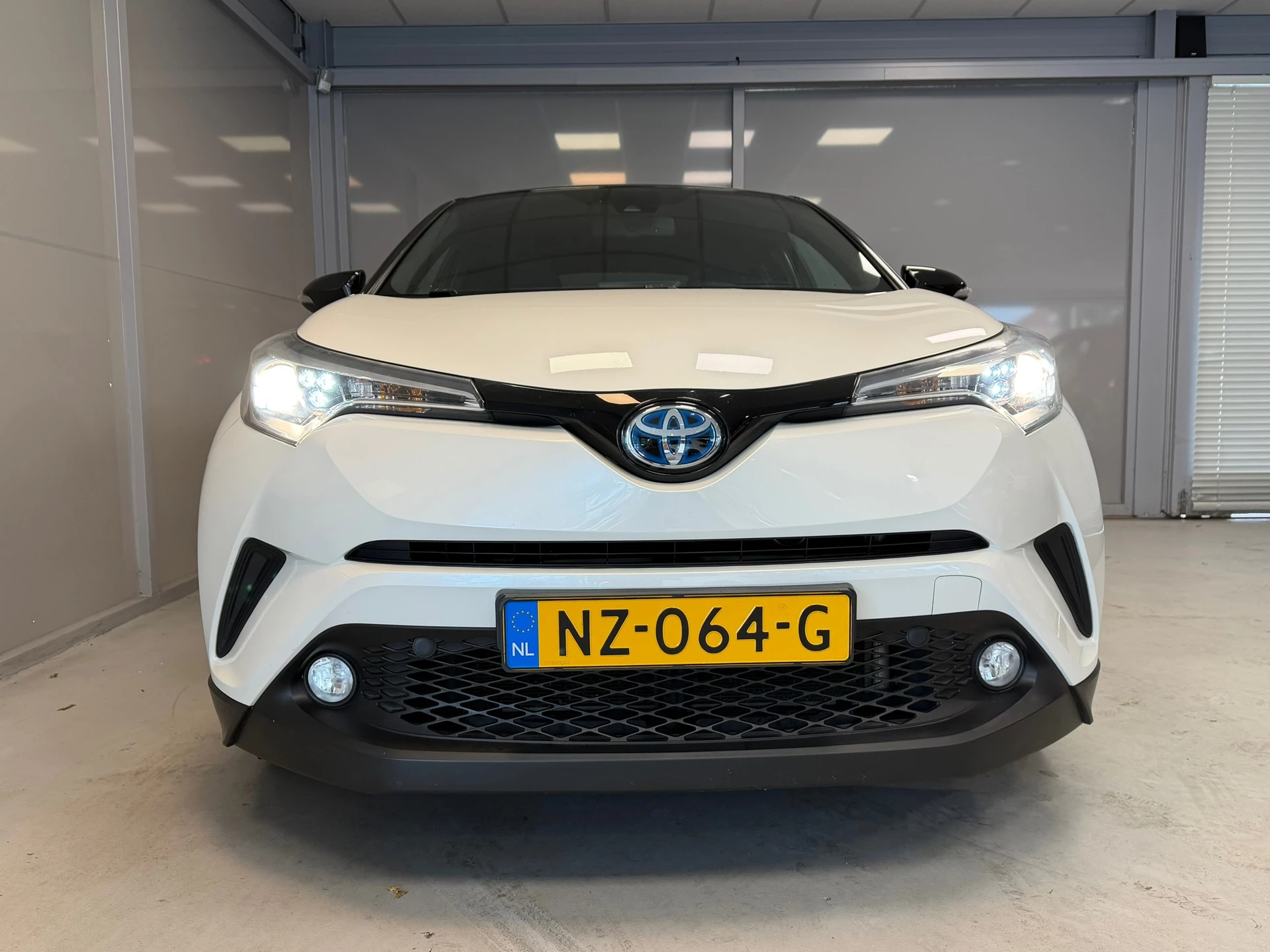 Hoofdafbeelding Toyota C-HR