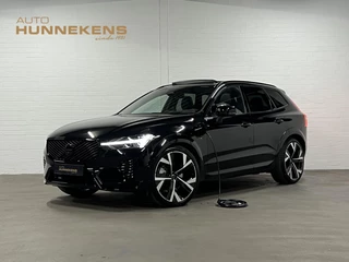 Hoofdafbeelding Volvo XC60 Volvo XC60 2.0 T8 Plug-in hybrid AWD Ultra Black Edition Luchtvering | Open dak | Adapt. cruise control | Harman Kardon | 360° Camera | Head-up | Pilot assist